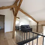 Domaine De L'age بيت للعطل