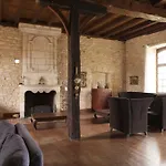 Domaine De L'age بيت للعطل