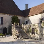 Domaine De L'age بيت للعطل Négrondes