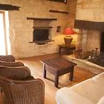 Domaine De L'age بيت للعطل