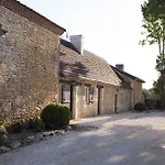 Domaine De L'age بيت للعطل Négrondes