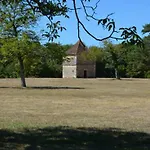 Domaine De L'age بيت للعطل